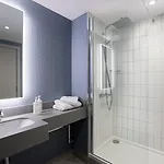 Leonardo 4* Bristol