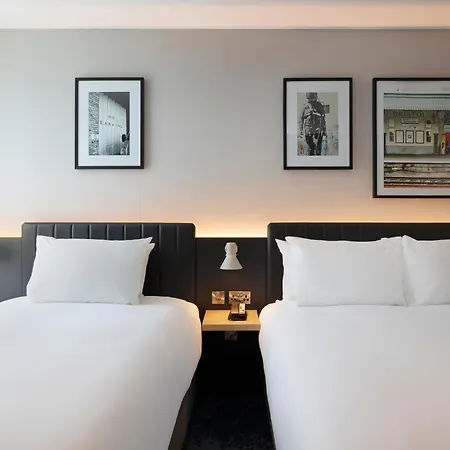 Leonardo Otel Bristol