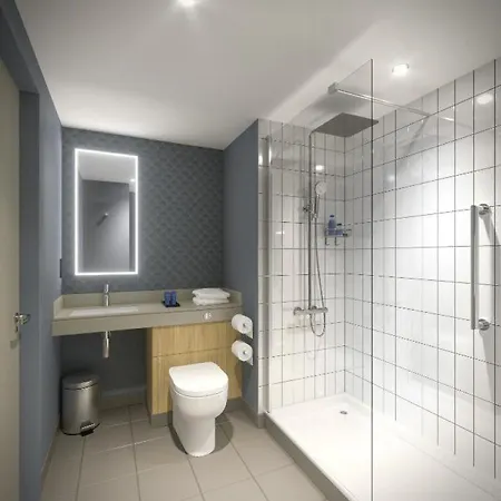 Leonardo Hotel 4*