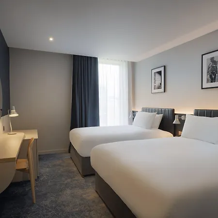 Leonardo Бристоль