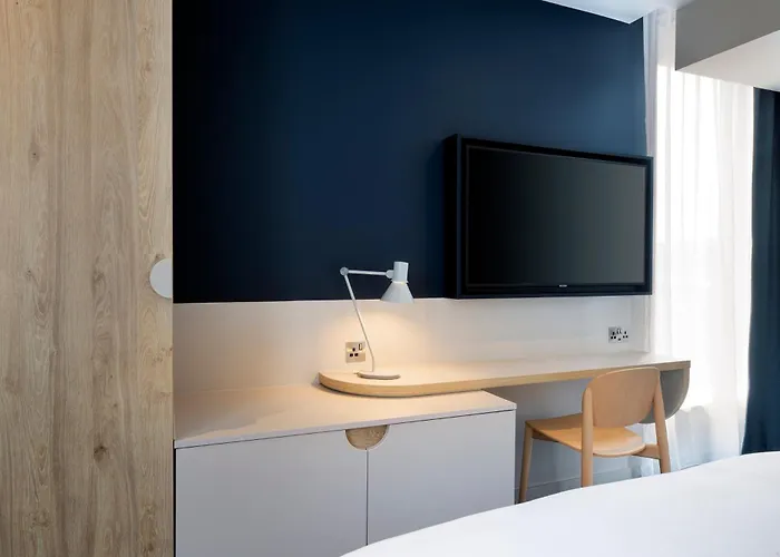 Готель Leonardo