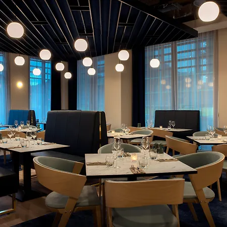 Leonardo 4* Bristol
